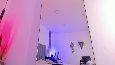Snapshot of gallilea_marquez_ chatting on April 12, 11:37 am Galilea online show from April 12, 11:37 am
