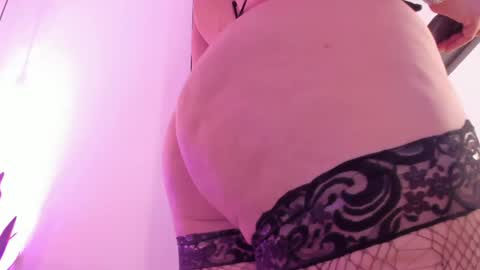 Snapshot of gallilea_marquez_ chatting on May 5, 11:29 am Galilea online show from May 5, 11:29 am