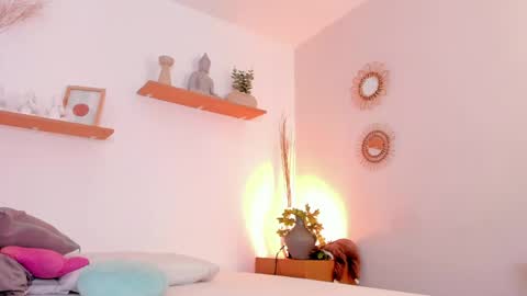 Snapshot of gallilea_marquez_ chatting on May 15, 8:27 pm Galilea online show from May 15, 8:27 pm