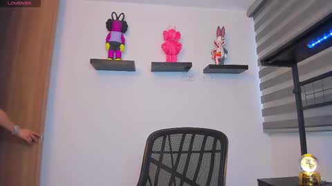 Snapshot of gangster_girl chatting on February 24, 8:18 pm GANG online show from February 24, 8:18 pm