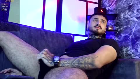 Chris  Dont forget to gift me thumb up Its very important to me and makes me happy AF  online show from November 26, 7:53 am