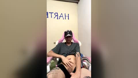 Snapshot of gargola_goth chatting on May 7, 5:46 am Elio b online show from May 7, 5:46 am