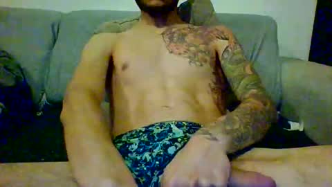 Snapshot of garyreal1990 chatting on December 19, 3:52 pm garyreal1990 online show from December 19, 3:52 pm