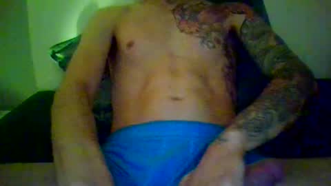 Snapshot of garyreal1990 chatting on February 28, 6:03 am garyreal1990 online show from February 28, 6:03 am