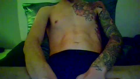 Snapshot of garyreal1990 chatting on February 28, 8:54 pm garyreal1990 online show from February 28, 8:54 pm