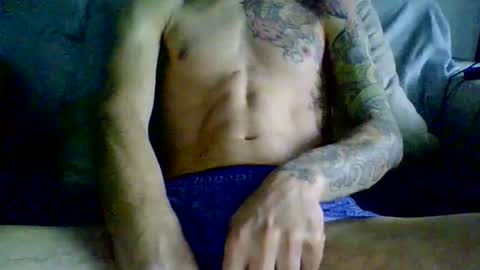 Snapshot of garyreal1990 chatting on April 3, 6:00 am garyreal1990 online show from April 3, 6:00 am