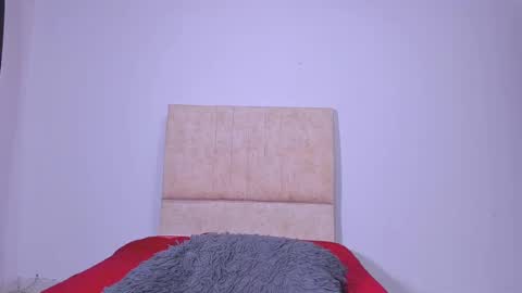 gatita13333321 online show from February 17, 12:43 am