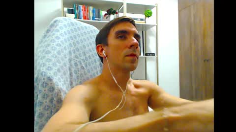 Snapshot of gatosarado23 chatting on March 7, 2:15 am gatosarado23 online show from March 7, 2:15 am