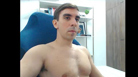Snapshot of gatosarado23 chatting on October 13, 7:47 pm gatosarado23 online show from October 13, 7:47 pm