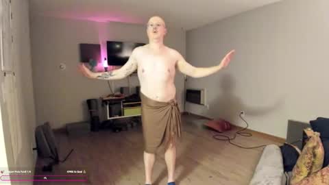 Snapshot of gaygoddessgarrett chatting on November 26, 1:06 am Garrett online show from November 26, 1:06 am
