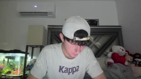 Snapshot of gayndepressed chatting on May 24, 3:44 am Trace online show from May 24, 3:44 am