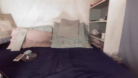 gayrobbin online show from October 4, 12:03 pm