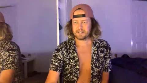 Snapshot of gcsurfer81 chatting on February 4, 8:53 am gcsurfer81 online show from February 4, 8:53 am