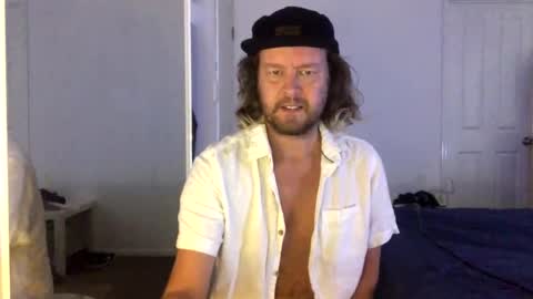 Snapshot of gcsurfer81 chatting on February 16, 12:07 am gcsurfer81 online show from February 16, 12:07 am