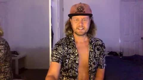 Snapshot of gcsurfer81 chatting on February 17, 9:06 am gcsurfer81 online show from February 17, 9:06 am