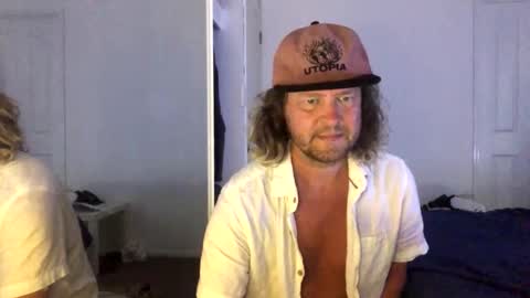 Snapshot of gcsurfer81 chatting on February 20, 5:15 am gcsurfer81 online show from February 20, 5:15 am