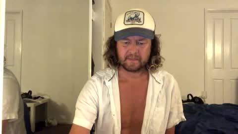 Snapshot of gcsurfer81 chatting on March 3, 9:15 am gcsurfer81 online show from March 3, 9:15 am