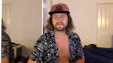 Snapshot of gcsurfer81 chatting on March 6, 9:06 am gcsurfer81 online show from March 6, 9:06 am