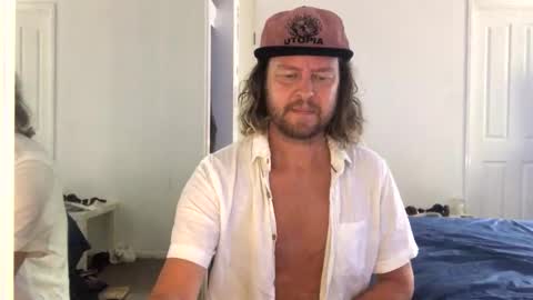 Snapshot of gcsurfer81 chatting on March 8, 3:21 am gcsurfer81 online show from March 8, 3:21 am