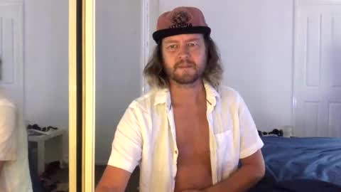 Snapshot of gcsurfer81 chatting on March 9, 7:01 am gcsurfer81 online show from March 9, 7:01 am