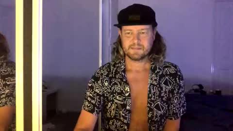 Snapshot of gcsurfer81 chatting on March 18, 8:17 am gcsurfer81 online show from March 18, 8:17 am