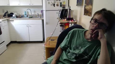 Snapshot of gdanch chatting on December 29, 3:54 am G online show from December 29, 3:54 am