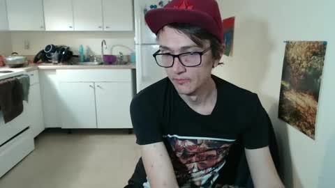 Snapshot of gdanch chatting on January 4, 11:59 pm G online show from January 4, 11:59 pm