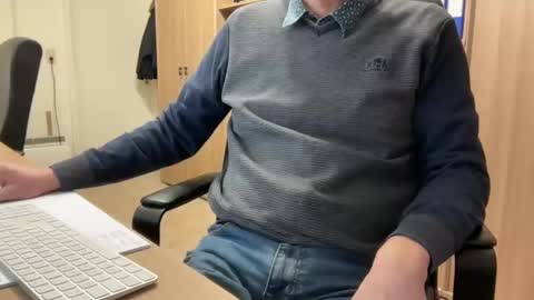 Snapshot of geertjem chatting on December 2, 10:50 am geertjem online show from December 2, 10:50 am