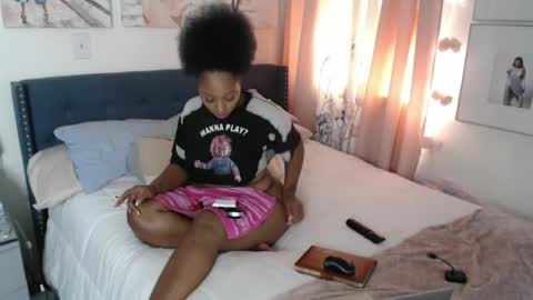 Snapshot of geishapaige chatting on October 12, 5:12 pm The Empress online show from October 12, 5:12 pm