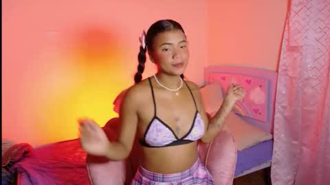 gema_shiny online show from November 11, 3:17 am