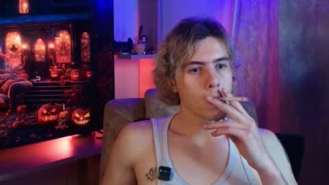 Snapshot of gemdominus chatting on October 12, 1:37 am Gem Dominus online show from October 12, 1:37 am