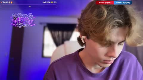 Snapshot of gemdominus chatting on August 2, 11:03 pm Gem Dominus online show from August 2, 11:03 pm