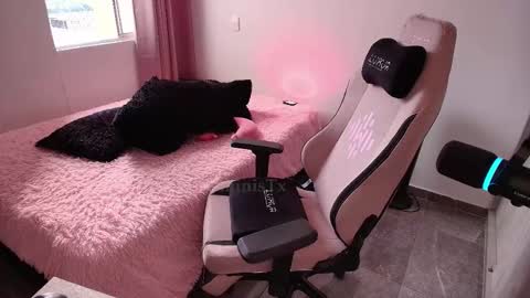 geminis11 online show from December 15, 9:08 pm