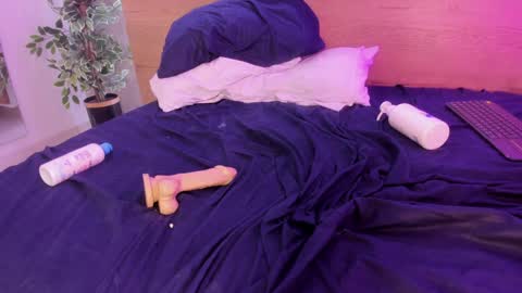 Snapshot of geminis_muentes chatting on December 30, 8:32 am geminis muentes online show from December 30, 8:32 am