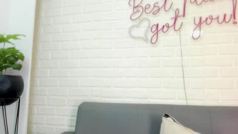 geminis muentes online show from November 30, 7:18 pm