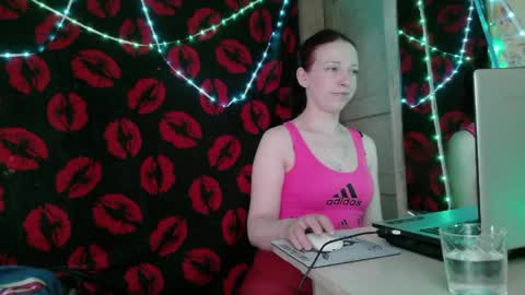 Snapshot of gemma_exotic chatting on May 4, 9:49 am gemma_exotic online show from May 4, 9:49 am