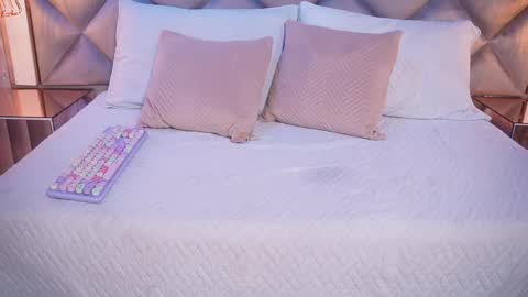 Maria  online show from April 3, 3:04 am