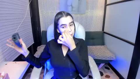 gemmabrown_ online show from February 9, 12:53 pm