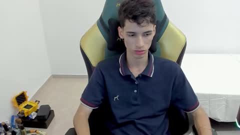 Snapshot of gendo_05 chatting on January 16, 10:58 pm GENDO online show from January 16, 10:58 pm