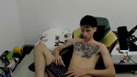 Snapshot of gendo_05 chatting on February 3, 2:53 am GENDO online show from February 3, 2:53 am