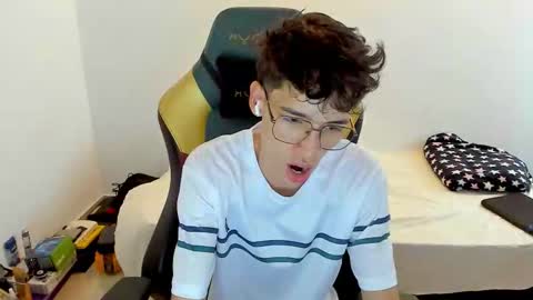 Snapshot of gendo_05 chatting on February 15, 5:20 pm GENDO online show from February 15, 5:20 pm