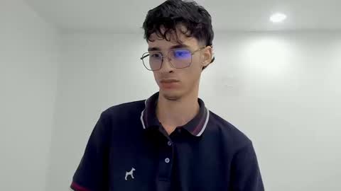 Snapshot of gendo_05 chatting on February 25, 1:04 am GENDO online show from February 25, 1:04 am