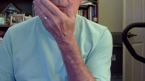 Snapshot of geneox chatting on September 28, 1:38 pm GeneOx online show from September 28, 1:38 pm