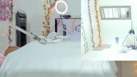 Snapshot of genesis__love_ chatting on October 2, 9:27 am Genesis online show from October 2, 9:27 am