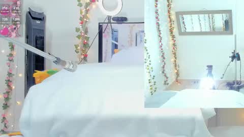 Snapshot of genesis__love_ chatting on October 5, 9:29 am Genesis online show from October 5, 9:29 am