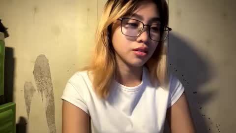 Snapshot of genesistresvant chatting on January 16, 1:15 pm Yuki online show from January 16, 1:15 pm