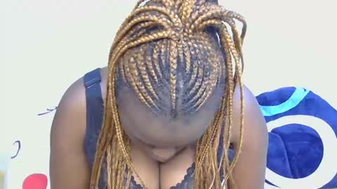 Luciana online show from November 3, 7:59 pm