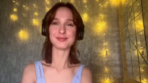 Snapshot of genieflug chatting on April 20, 4:04 am Riana online show from April 20, 4:04 am