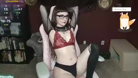 Snapshot of gennanyx chatting on June 9, 3:07 am Genna Nyx online show from June 9, 3:07 am