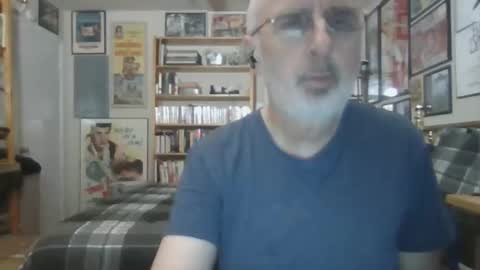 Snapshot of gentcallr chatting on May 3, 11:27 am Steve online show from May 3, 11:27 am